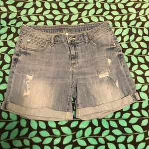 Gently used Jennifer López Jean Shorts